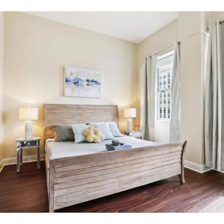 Amazing Condos Beautiful View 2 Blocks To French Quarter, Small Rooftop Pool, Gym, Seanger Theater, Super Dome, And Bourbon St Новый Орлеан Экстерьер фото