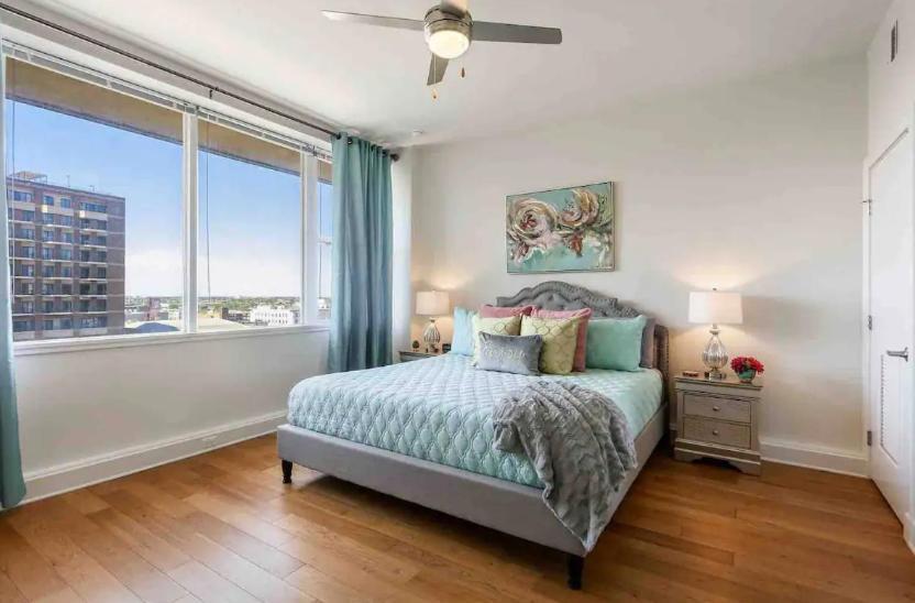 Amazing Condos Beautiful View 2 Blocks To French Quarter, Small Rooftop Pool, Gym, Seanger Theater, Super Dome, And Bourbon St Новый Орлеан Номер фото