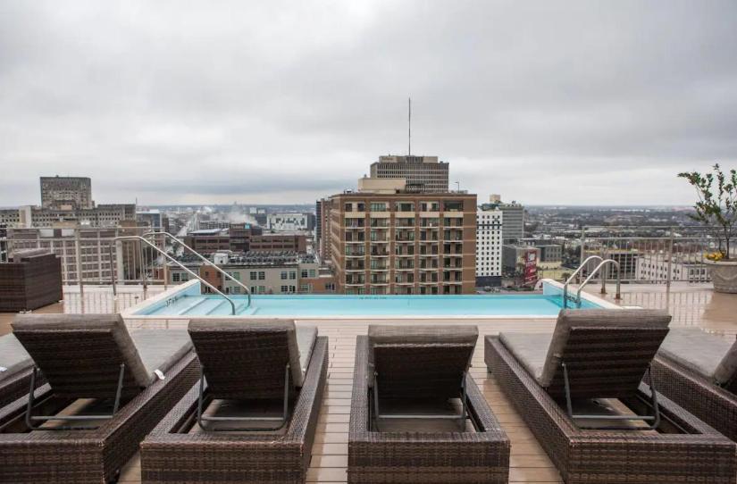 Amazing Condos Beautiful View 2 Blocks To French Quarter, Small Rooftop Pool, Gym, Seanger Theater, Super Dome, And Bourbon St Новый Орлеан Экстерьер фото