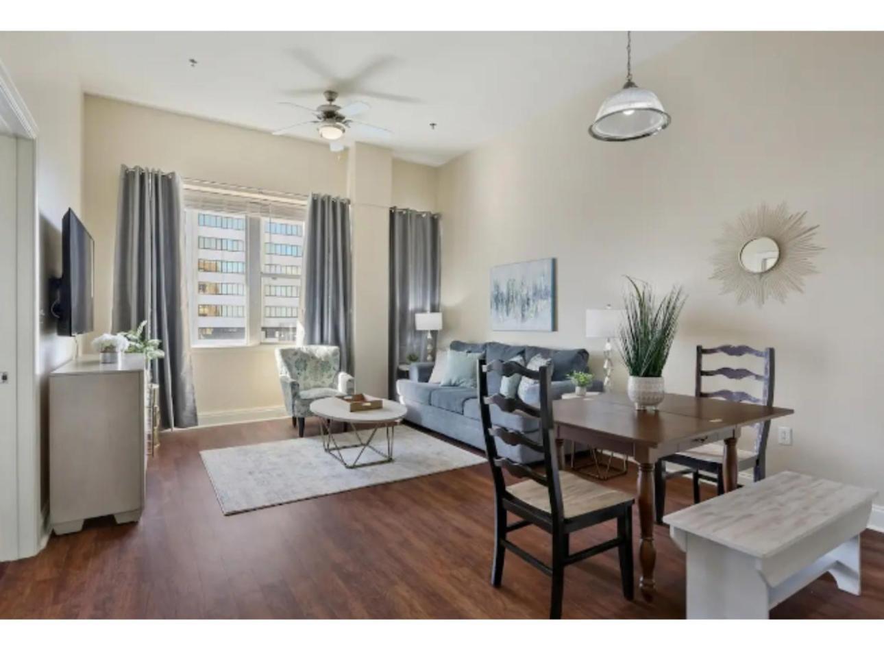 Amazing Condos Beautiful View 2 Blocks To French Quarter, Small Rooftop Pool, Gym, Seanger Theater, Super Dome, And Bourbon St Новый Орлеан Номер фото